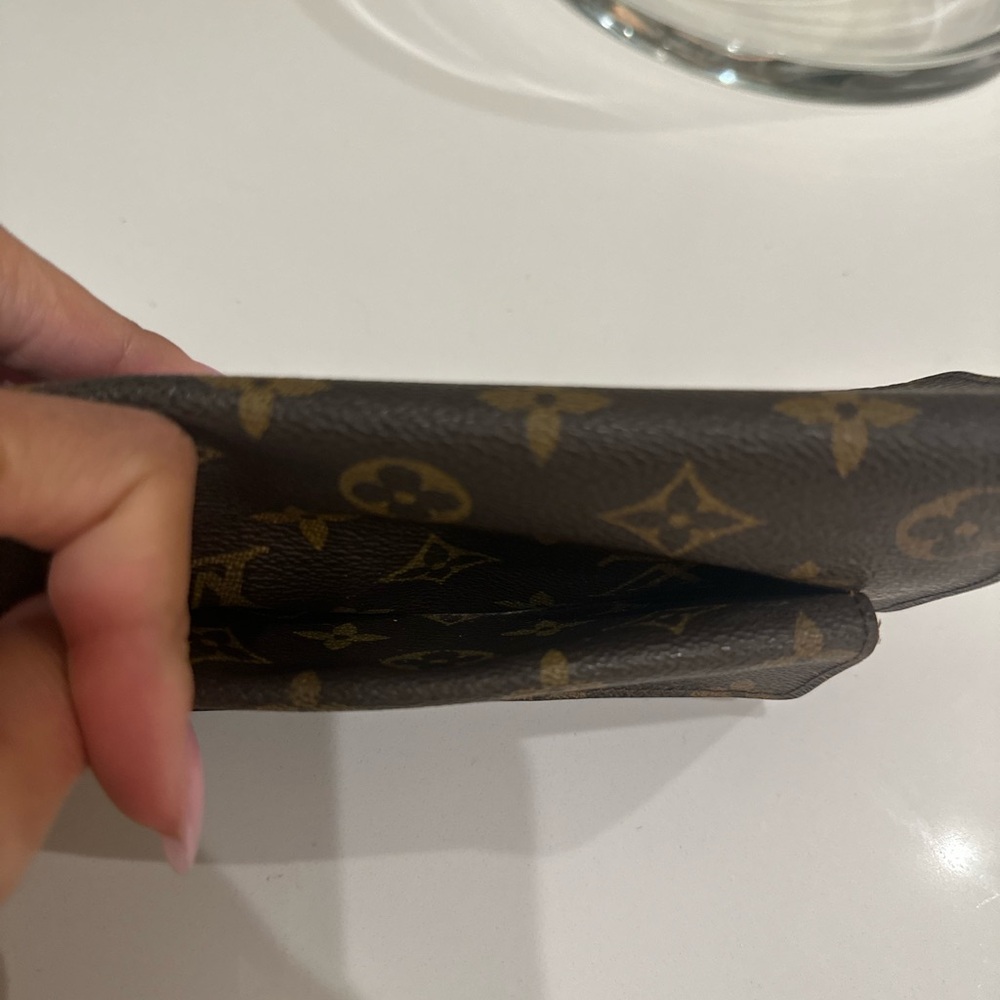 Louis Vuitton Classic Monogram Bi-Fold Wallet - Picture 3 of 12